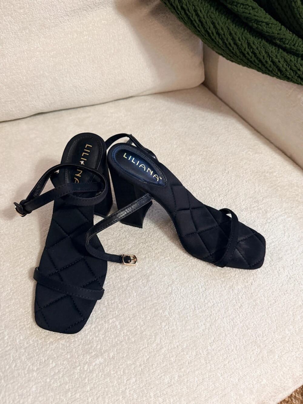 Liliana Block Heel hi heel sandals ankle wrap black 7.5 259
